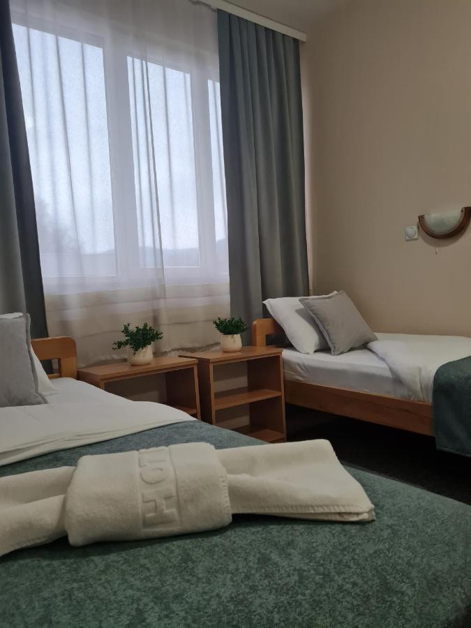 Garni Hotel Alma ปิโรต์ ภายนอก รูปภาพ