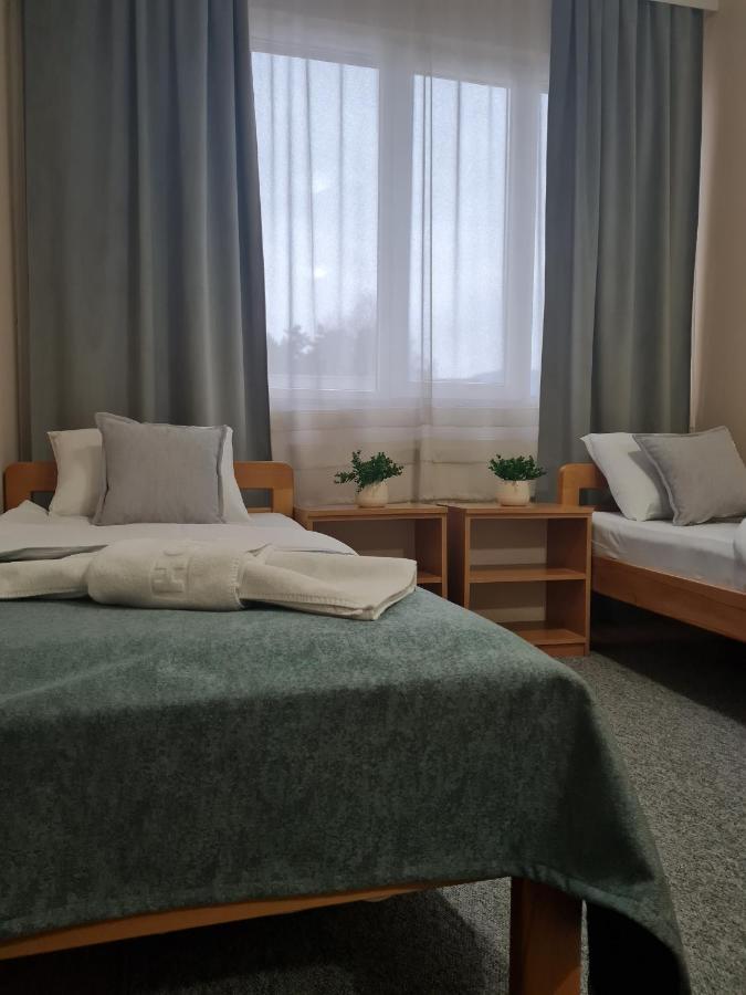 Garni Hotel Alma ปิโรต์ ภายนอก รูปภาพ