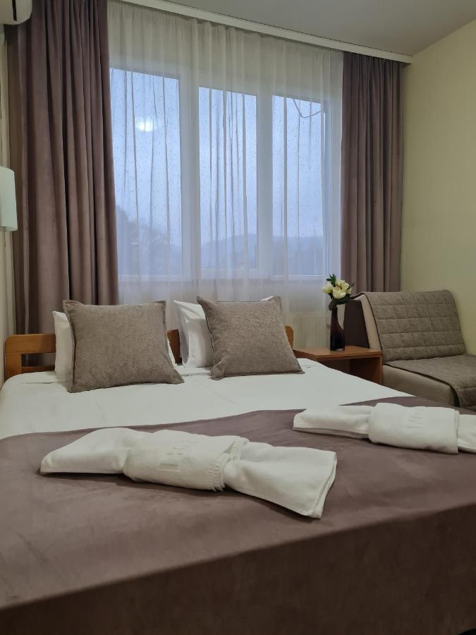 Garni Hotel Alma ปิโรต์ ภายนอก รูปภาพ