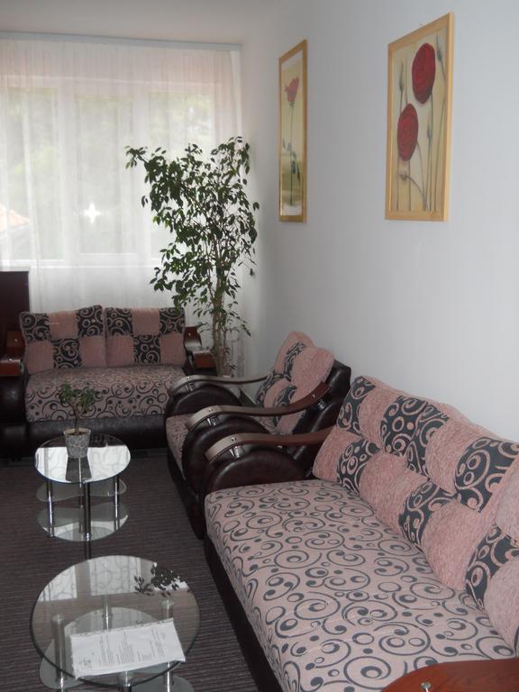 Garni Hotel Alma ปิโรต์ ภายนอก รูปภาพ