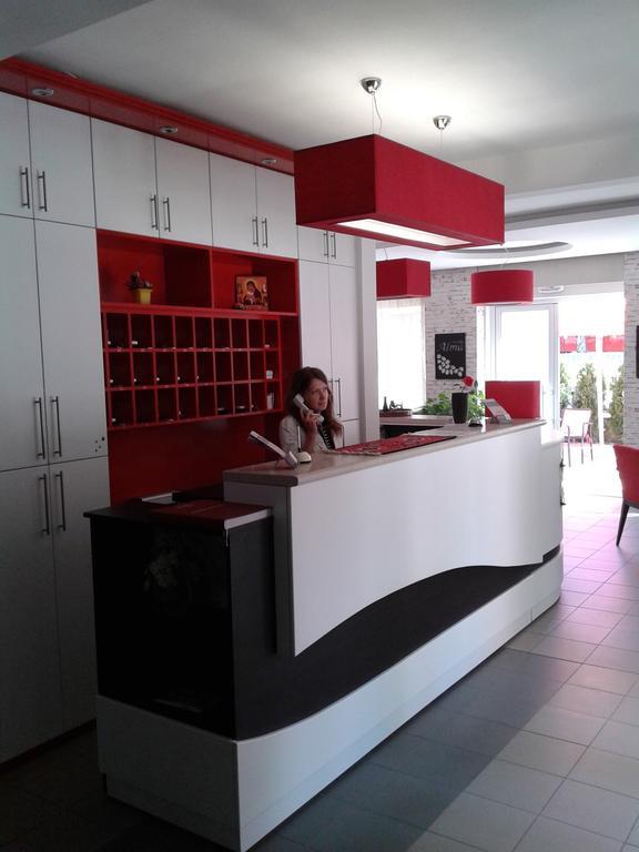 Garni Hotel Alma ปิโรต์ ภายนอก รูปภาพ