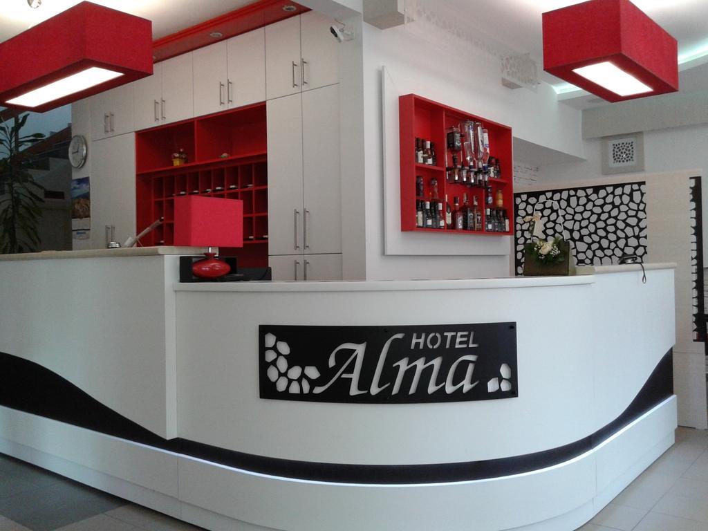 Garni Hotel Alma ปิโรต์ ภายนอก รูปภาพ
