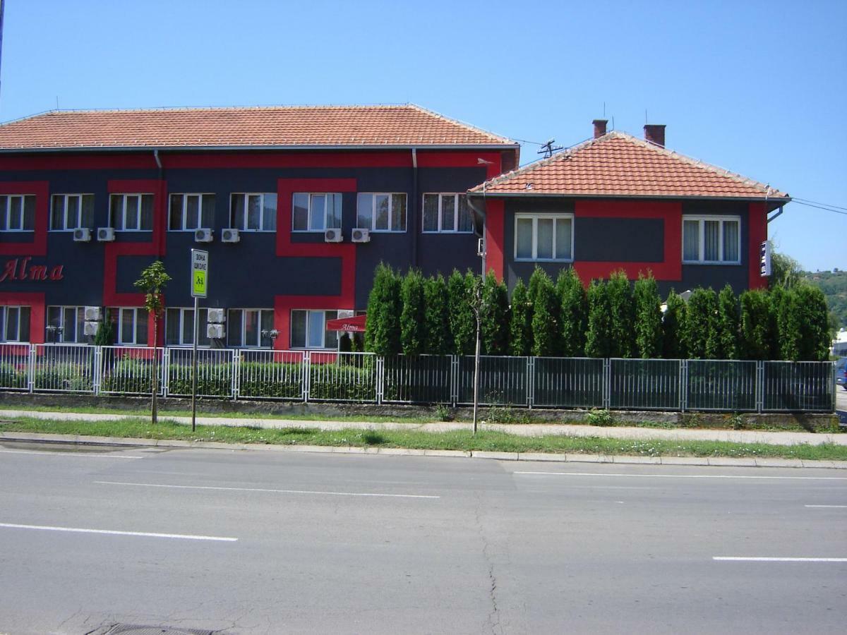 Garni Hotel Alma ปิโรต์ ภายนอก รูปภาพ