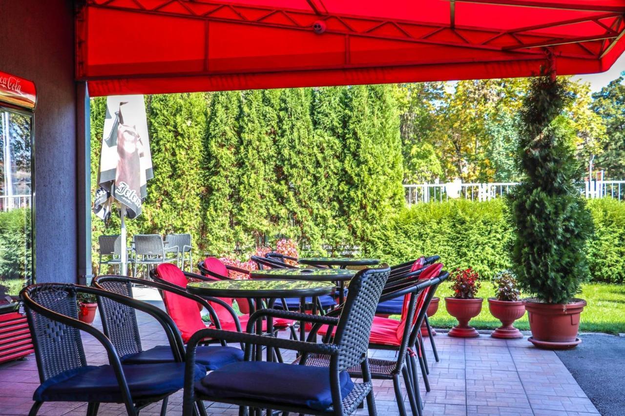 Garni Hotel Alma ปิโรต์ ภายนอก รูปภาพ